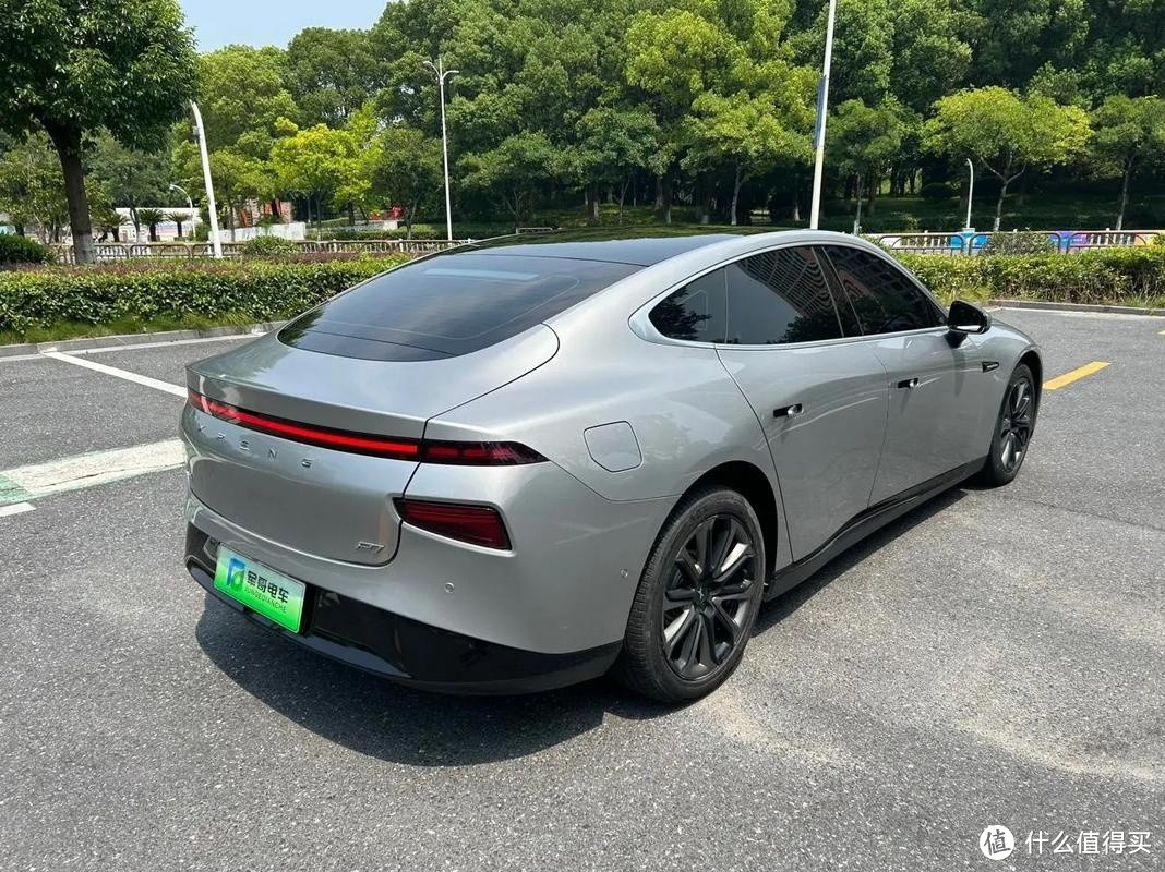 小鹏P7：新能源汽车的智选之作